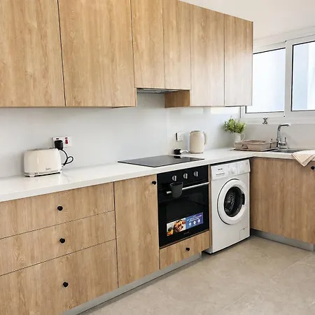 & Sea 401 Modern 2br In *
